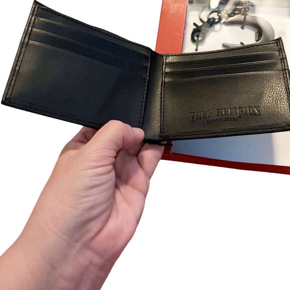 Brand New True Religion Black Leather Billfold Wallet w/ Bottle Opener Keychain - Picture 3 of 6